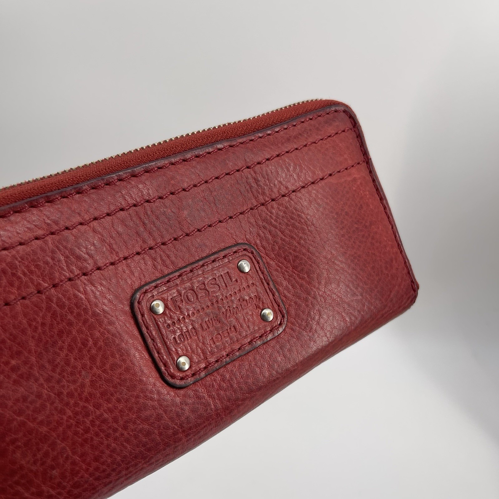 Fossil Rare Long Live Vintage Y2k Bifold Red Lamb Hide Leather Zip Wallet